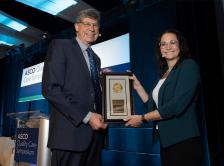 Dr. John V. Cox is presented with the 2021 Joseph V. Simone Achievement Award for Excellence in Quality and Safety in the Care of Patients With Cancer by Program Committee chair Dr. Gabrielle B. Rocque.